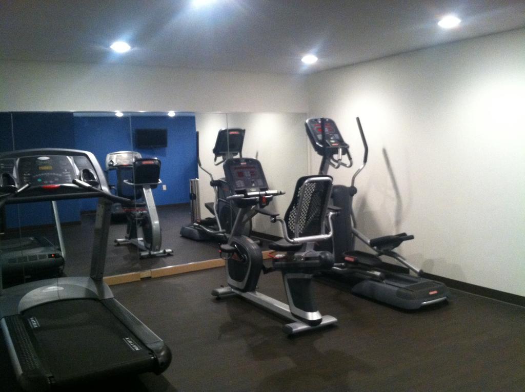 Country Inn & Suites By Radisson, Muskegon, Mi מראה חיצוני תמונה