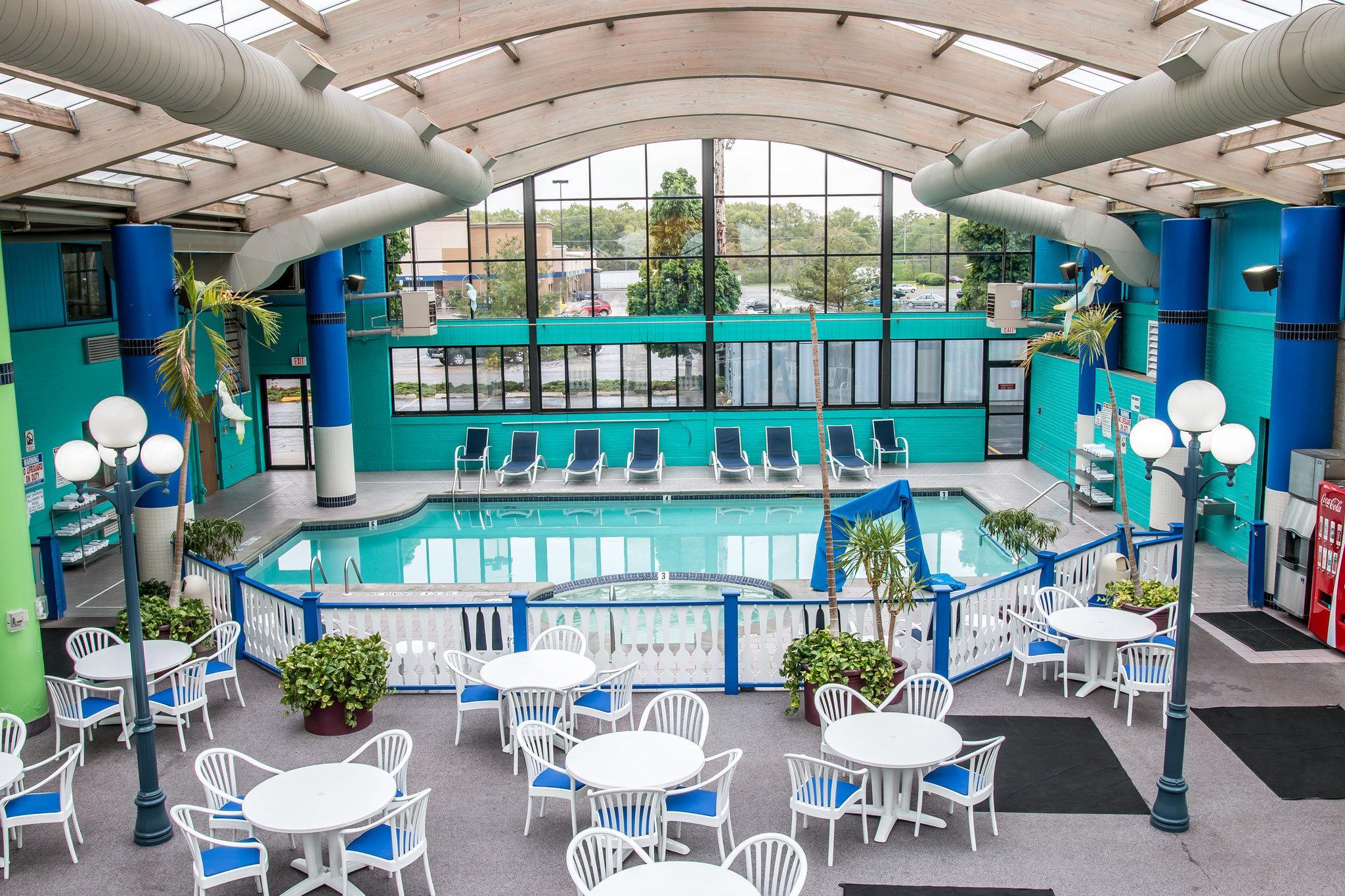 Country Inn & Suites By Radisson, Muskegon, Mi מראה חיצוני תמונה